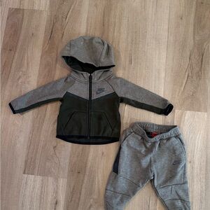 Nike Tech Kids